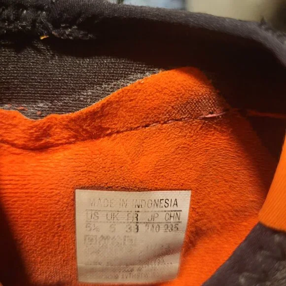 Adidas Predator Cleats - Picture 3 of 3